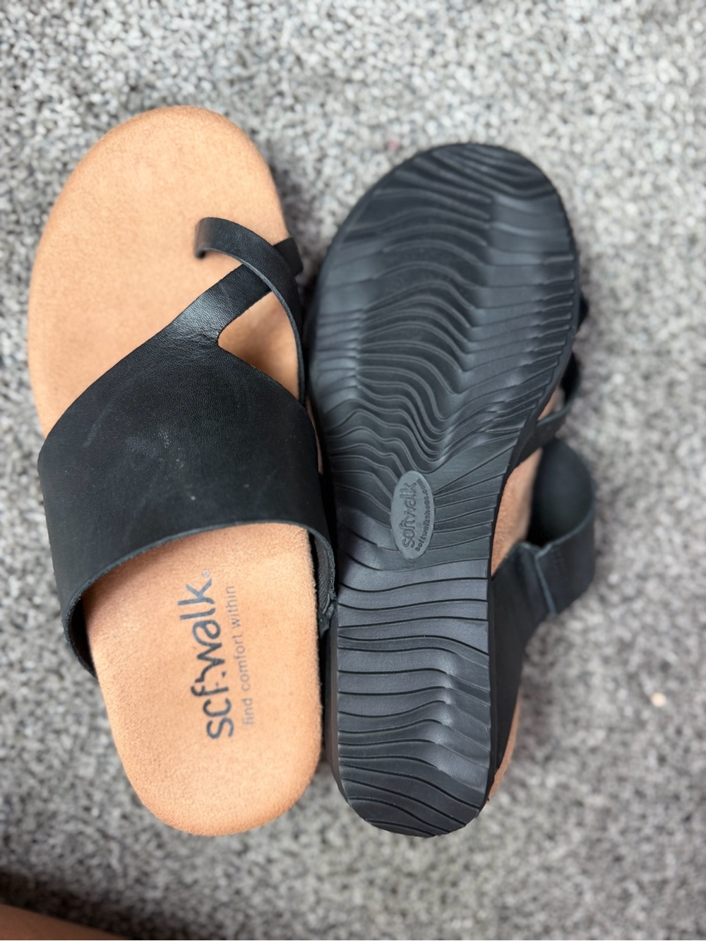 SoftWalk Blaine Slide Sandals in classic black leather 7.5